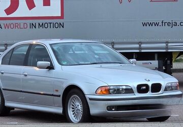 BMW 523 80.543 km 9.990 &euro; Hamburg 22149