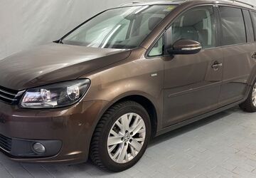 VW Touran 148.751 km 9.990 &euro; Pinneberg 25421