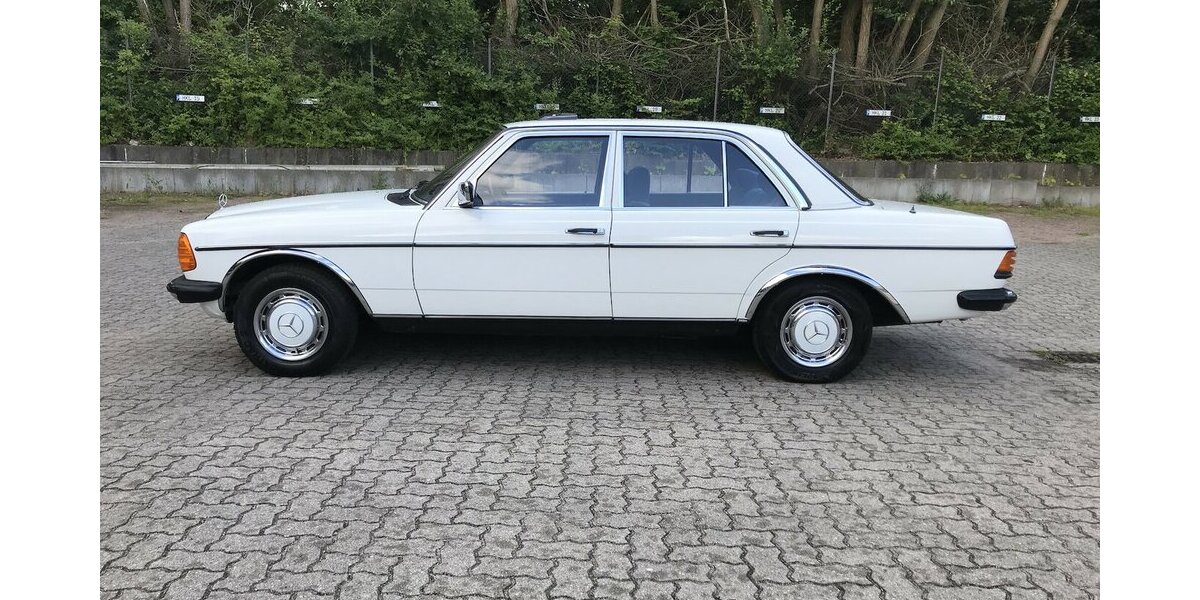Mercedes-Benz 230 W123 Sanders Automat ABS AirBag SSD Velours 146.358 km 13.999 &euro; Hamburg 22339