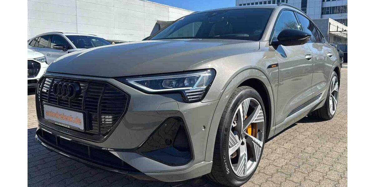 Audi e-tron 87.712 km 35.950 &euro; Hamburg 22047