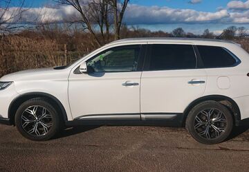 Mitsubishi Outlander 132.200 km 12.500 &euro; Hamburg 21129