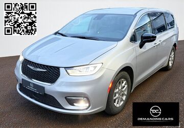 Chrysler Pacifica 22.000 km 32.490 &euro; Hamburg 22179