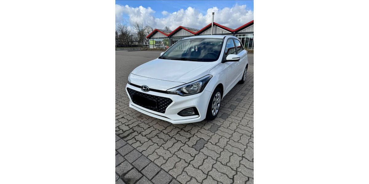 Hyundai i20 70.400 km 9.250 &euro; Hamburg 21033