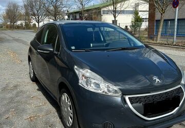 Peugeot 208 171.000 km 3.000 &euro; Ahrensburg 22926