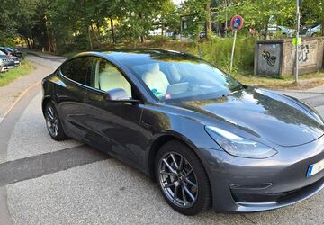 Tesla Model 3 62.265 km 33.000 &euro; Hamburg 21031