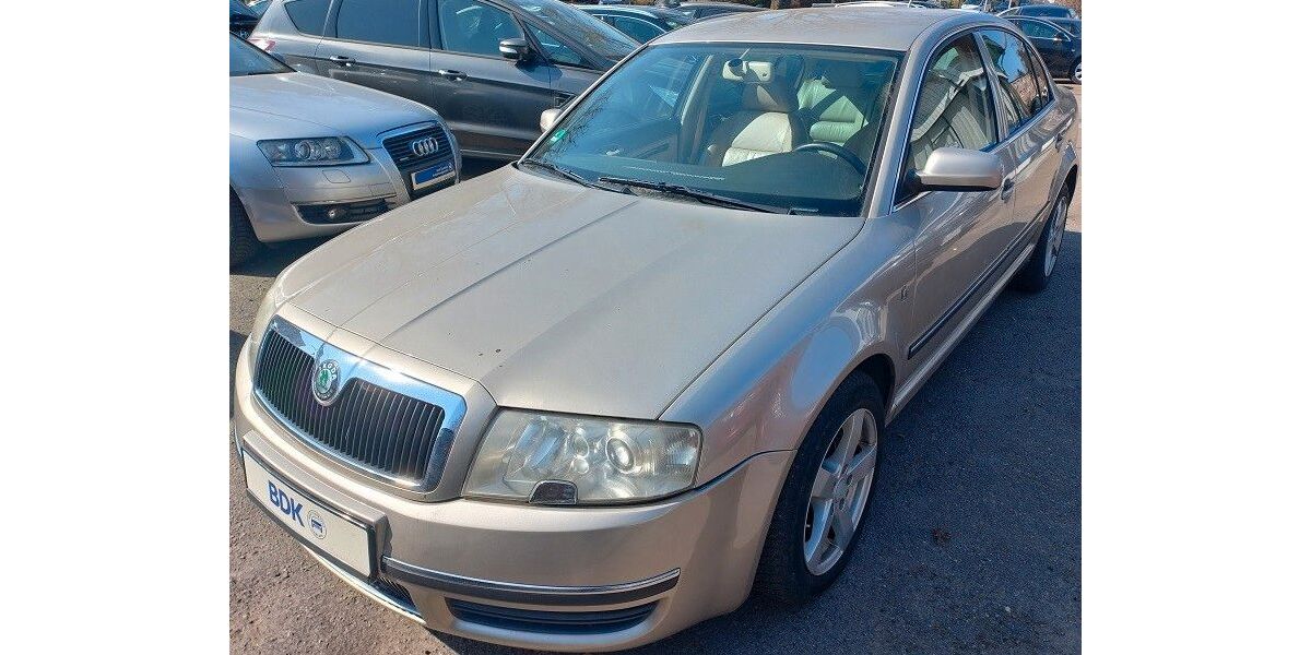 Skoda Superb 237.270 km 3.500 &euro; Hamburg 21031