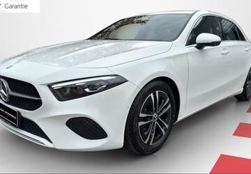 Mercedes-Benz A 180 9.242 km 26.990 &euro; Hamburg-Elbe 22609