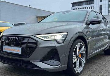 Audi e-tron 59.725 km 31.950 &euro; Hamburg 22047