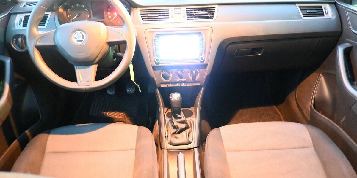 Skoda Rapid Spaceback 1.2 mit NAVI Steuerkette neu!!! 175.000 km 5.200 &euro; Seevetal - Hittfeld 21218