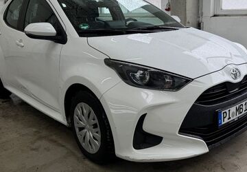 Toyota Yaris 66.200 km 11.500 &euro; Hamburg 22043