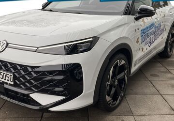 VW T-Roc 1.899 km 45.555 &euro; Hamburg 22761