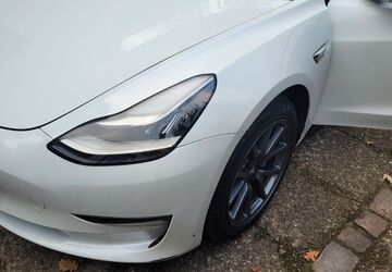 Tesla Model 3 189.000 km 18.199 &euro; Hamburg 21147