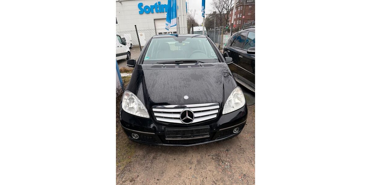 Mercedes-Benz A 180 207.444 km 2.950 &euro; Hamburg 20539