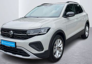 VW T-Cross 2.261 km 24.555 &euro; Hamburg 22303