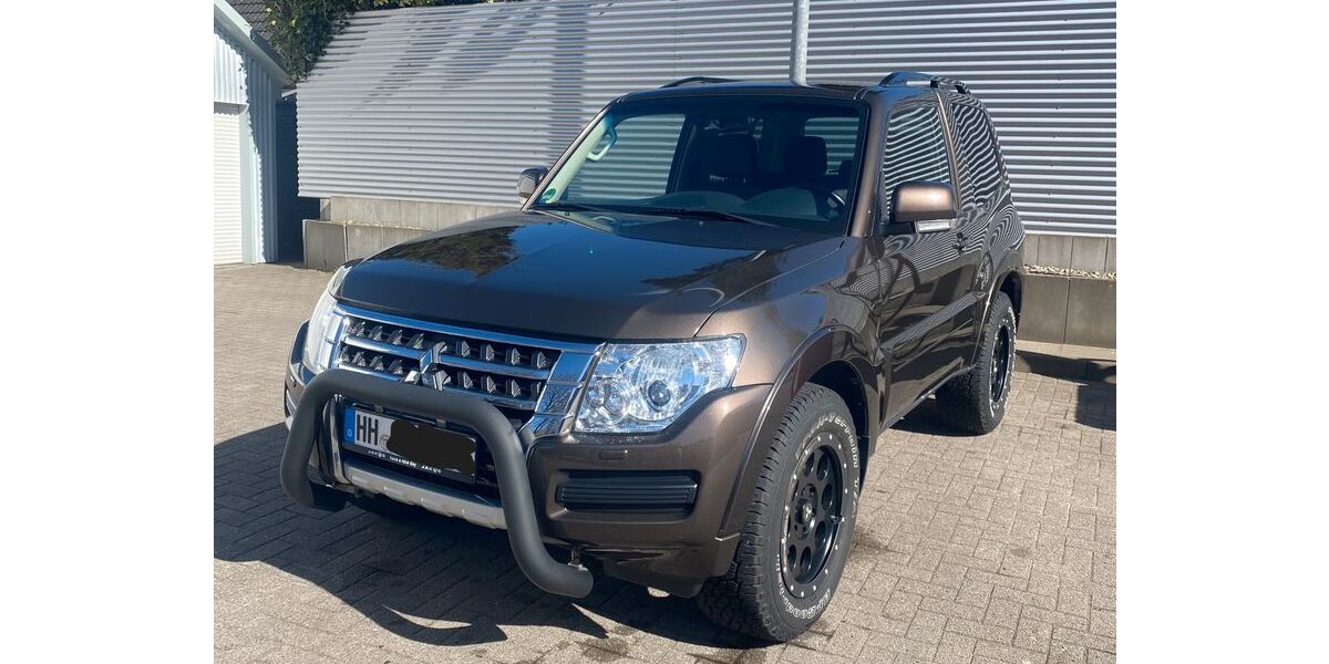 Mitsubishi Pajero 80.000 km 29.900 &euro; Schenefeld 22869