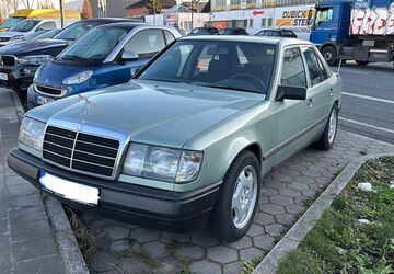 Mercedes-Benz 230 136.000 km 6.150 &euro; Hamburg 22087
