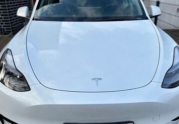 Tesla Model Y 32.600 km 32.750 &euro; Hamburg 22523