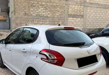 Peugeot 208 389.000 km 4.500 &euro; Hamburg 21107