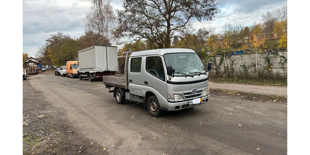 Toyota Dyna 100.613 km 6.500 &euro; HAMBURG 22113