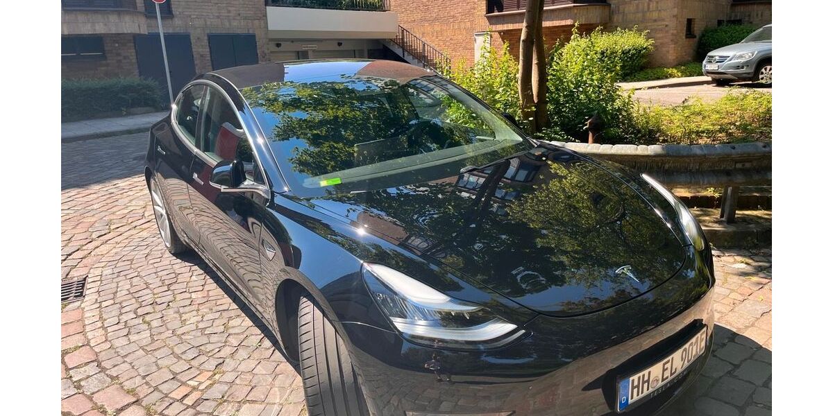 Tesla Model 3 88.000 km 24.000 &euro; Hamburg 22299