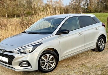 Hyundai i20 87.000 km 14.400 &euro; Heist 25492