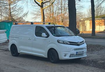 Toyota Proace (Verso) 172.000 km 9.250 &euro; Hamburg 21079