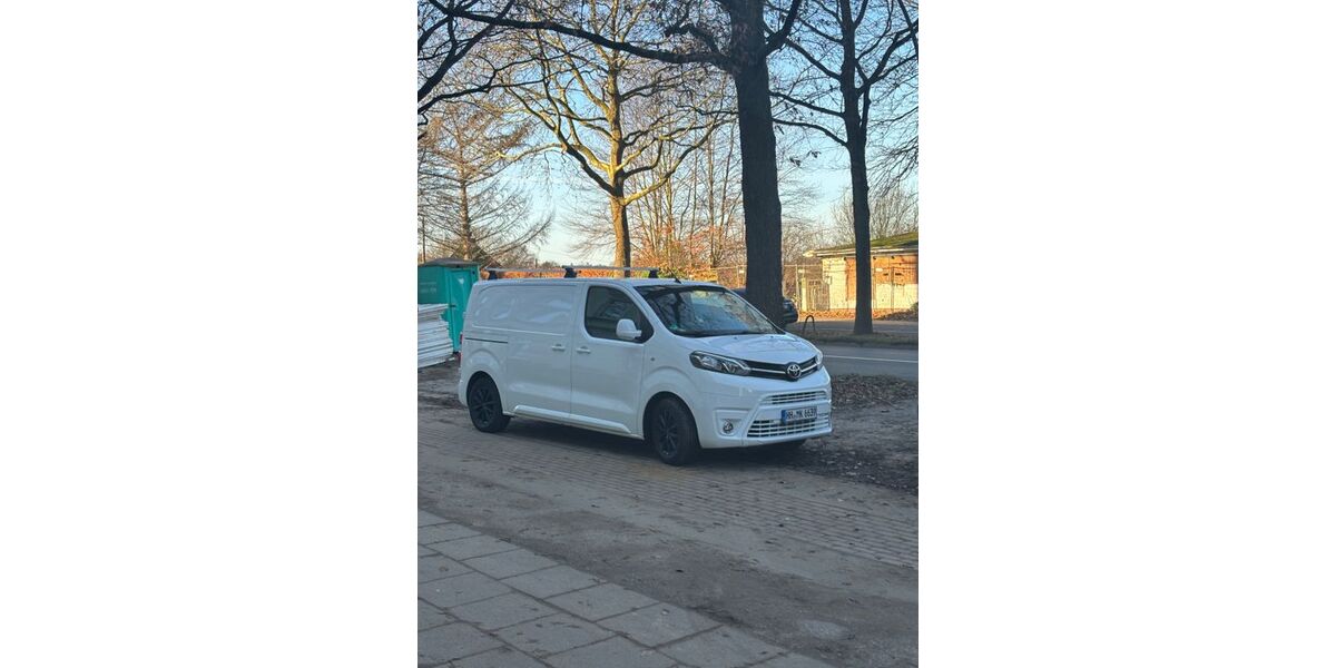 Toyota Proace (Verso) 172.000 km 9.250 &euro; Hamburg 21079