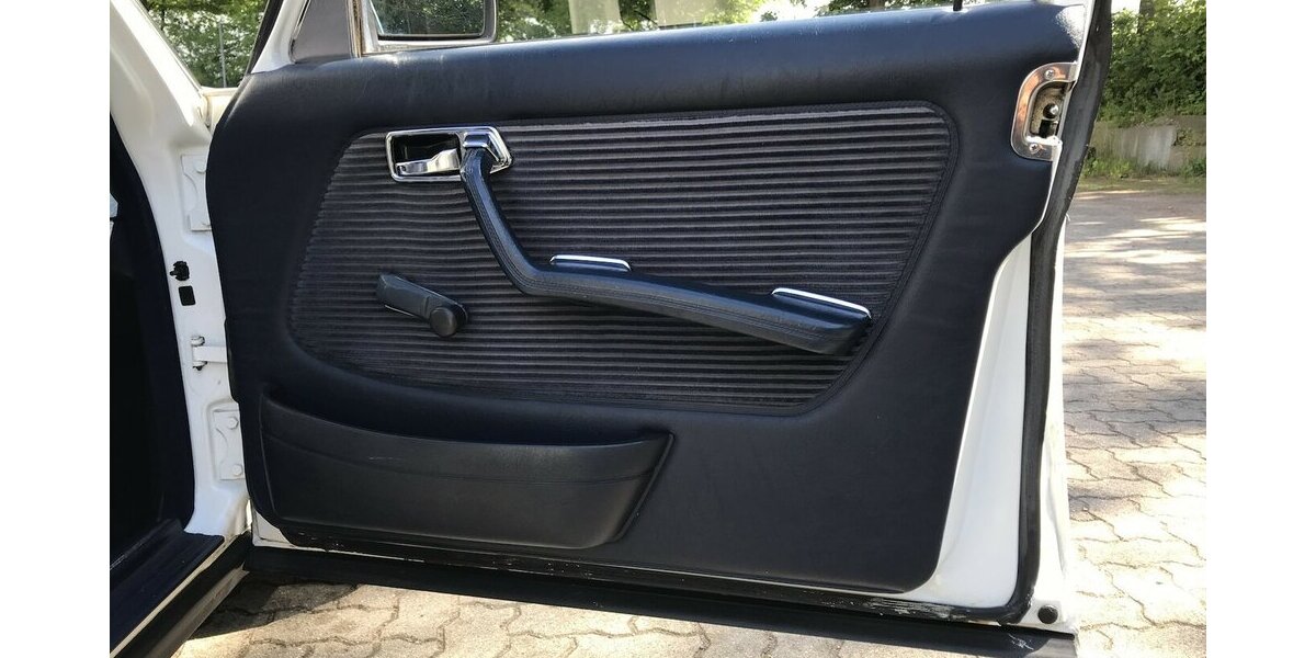 Mercedes-Benz 230 W123 Sanders Automat ABS AirBag SSD Velours 146.358 km 13.999 &euro; Hamburg 22339