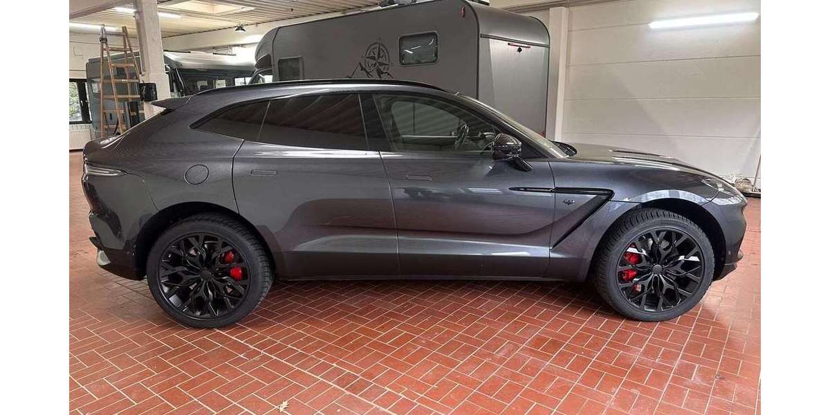 Aston Martin DBX 31.200 km 129.900 &euro; Hamburg 20253
