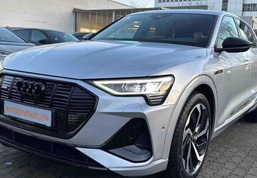 Audi e-tron 22.841 km 33.158 &euro; Hamburg 22047