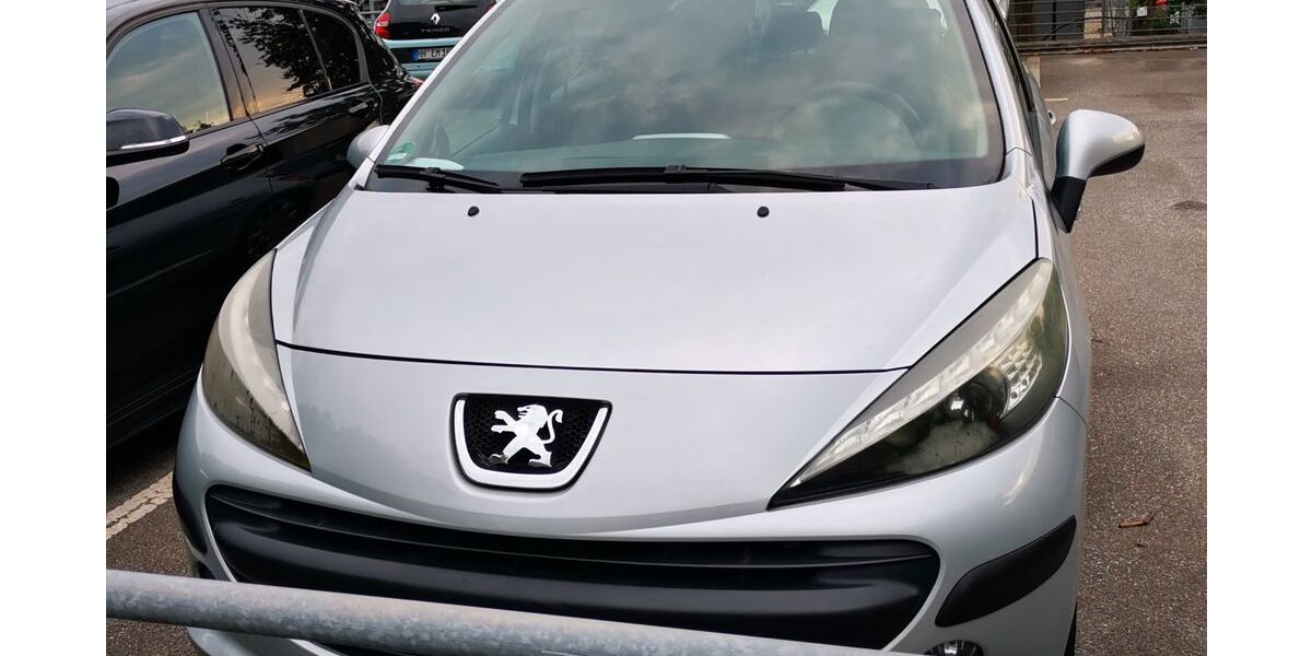 Peugeot 207 220.000 km 995 &euro; Hamburg 22159
