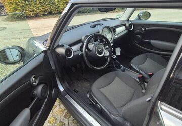 Mini Cooper 94.400 km 6.250 &euro; Bönningstedt 25474