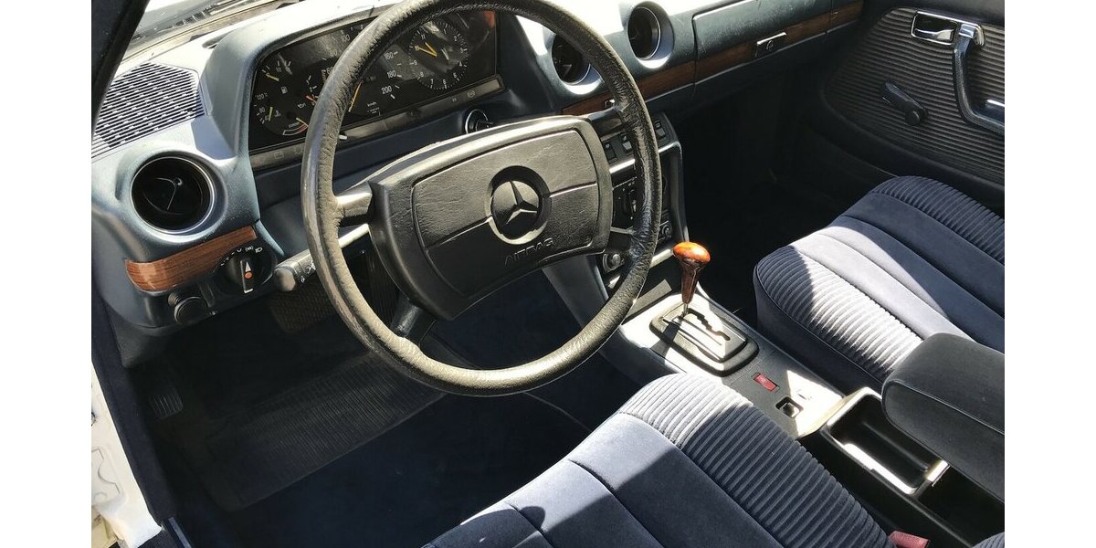 Mercedes-Benz 230 W123 Sanders Automat ABS AirBag SSD Velours 146.358 km 13.999 &euro; Hamburg 22339
