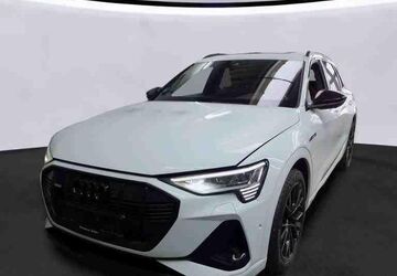 Audi e-tron 49.158 km 35.950 &euro; Hamburg 22047