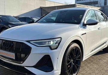 Audi e-tron 45.591 km 33.950 &euro; Hamburg 22047