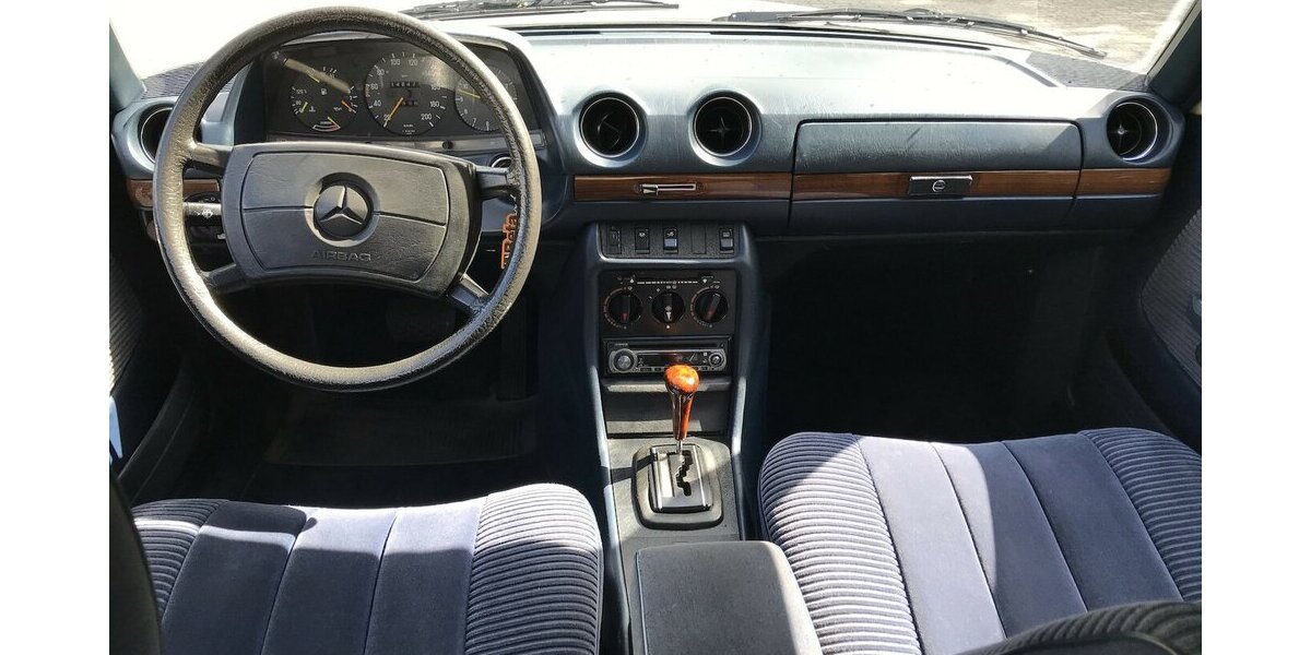 Mercedes-Benz 230 W123 Sanders Automat ABS AirBag SSD Velours 146.358 km 13.999 &euro; Hamburg 22339