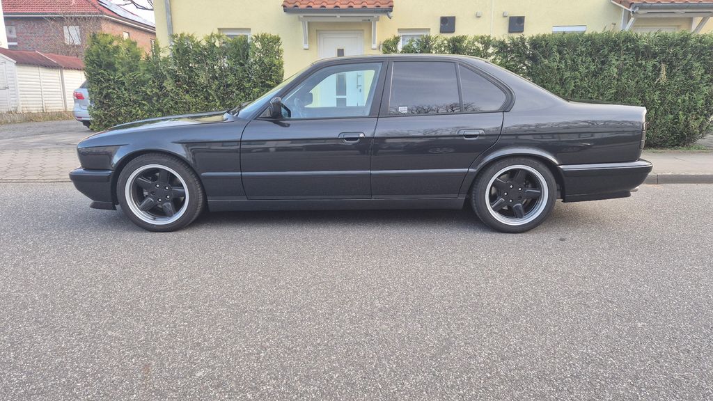 BMW 535 273.184 km 17.900 &euro; Hamburg 22043