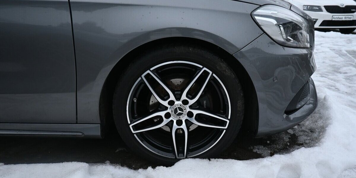 Mercedes-Benz A 180 BE *AMG-Line* DSG Navi Leder LED 2.Hd 110.000 km 16.500 &euro; Seevetal - Hittfeld 21218