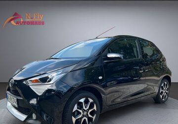 Toyota Aygo (X) 25.410 km 11.950 &euro; Hamburg - 1 Min. vom Hamburg Airport 22415