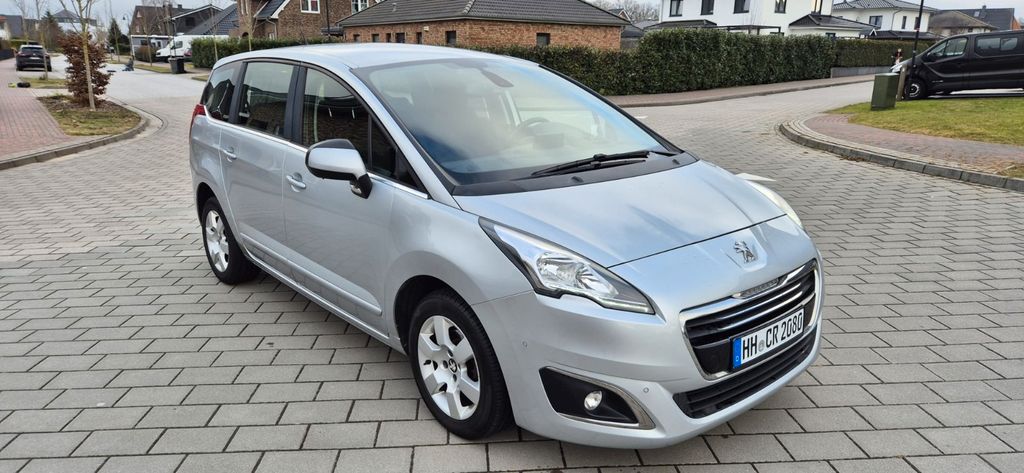 Peugeot 5008 99.500 km 9.990 &euro; Hamburg 22297