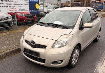 Toyota Yaris 129.617 km 3.999 &euro; Winsen (Luhe) 21423