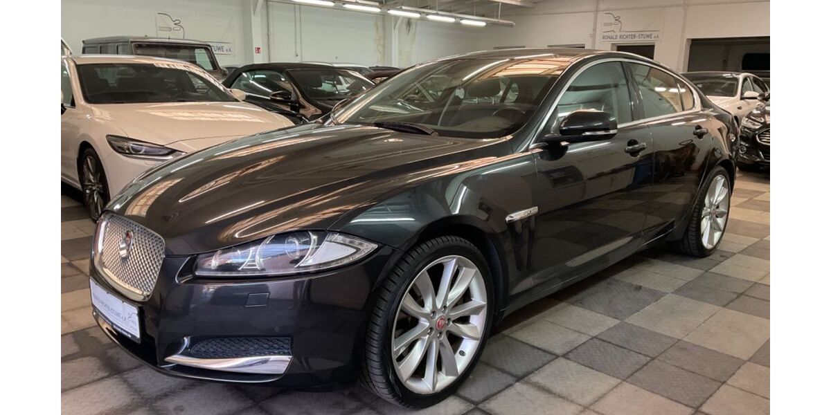 Jaguar XF 125.265 km 15.950 &euro; Hamburg 22087