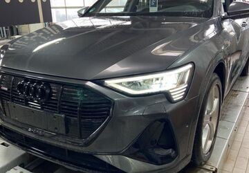 Audi e-tron 20.363 km 37.990 &euro; Hamburg 22047
