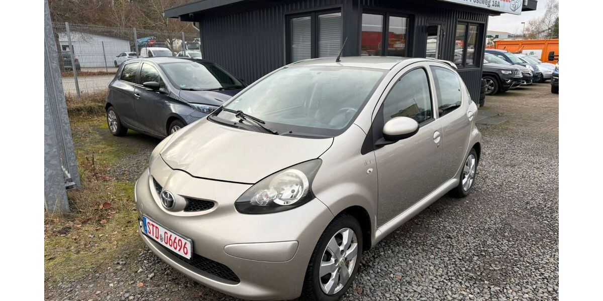 Toyota Aygo (X) 105.000 km 2.999 &euro; Buxtehude 21614