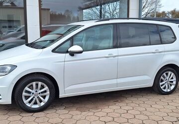 VW Touran 307.045 km 9.300 &euro; Stapelfeld 22145