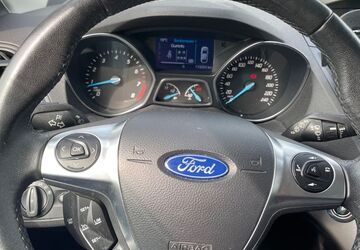 Ford Kuga 122.456 km 8.150 &euro; Wandsbek 22043