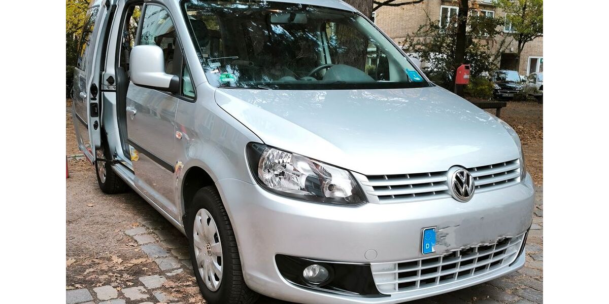 VW Caddy 101.000 km 9.200 &euro; Hamburg 22087