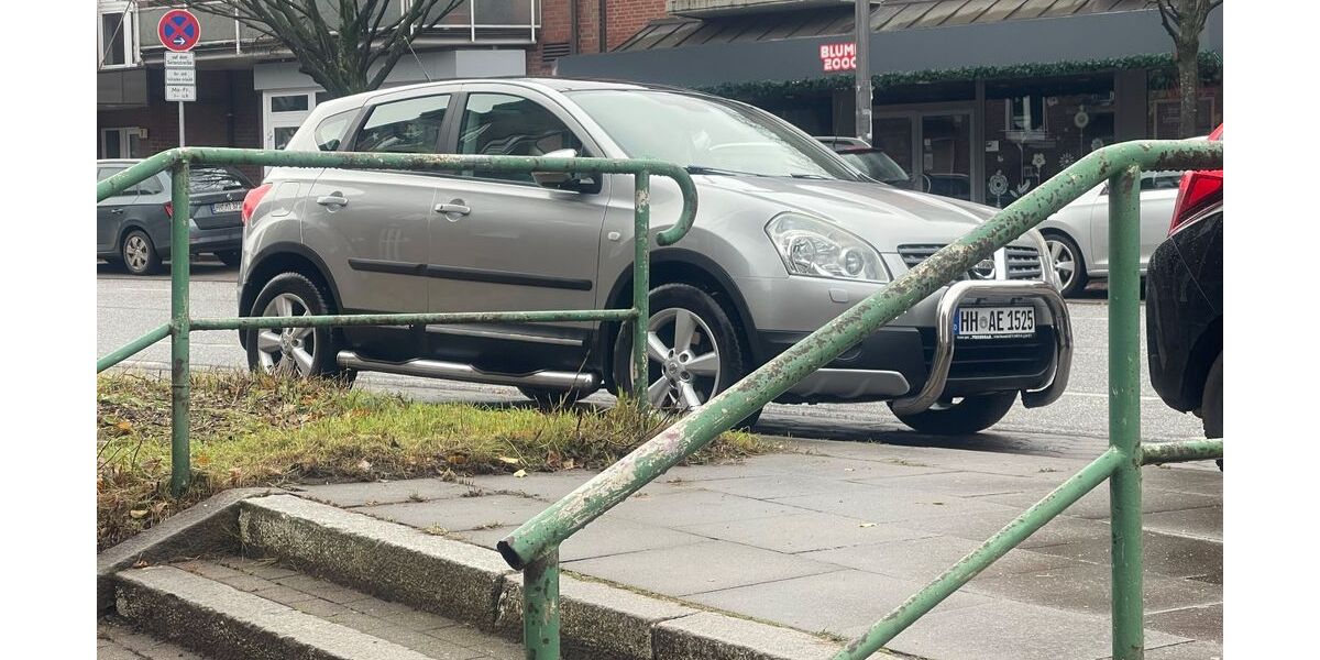 Nissan Qashqai 182.500 km 3.900 &euro; Hamburg 22335