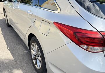 Hyundai i40 113.000 km 9.900 &euro; Hamburg 22145