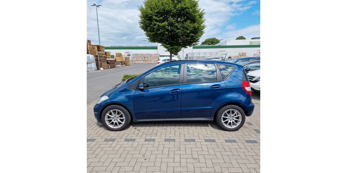 Mercedes-Benz A 160 106.000 km 6.299 &euro; Hamburg 22145